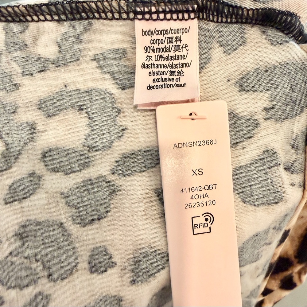 🐆 Victoria’s Secret Heavenly Modal Leopard Print Tie-Back Long Sleeve Crop Top - Picture 11 of 13